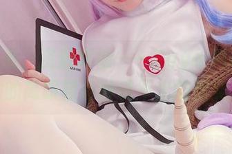 图片在看，资源满地——Sayo Momo和她的高跟鞋有种说不出的默契。